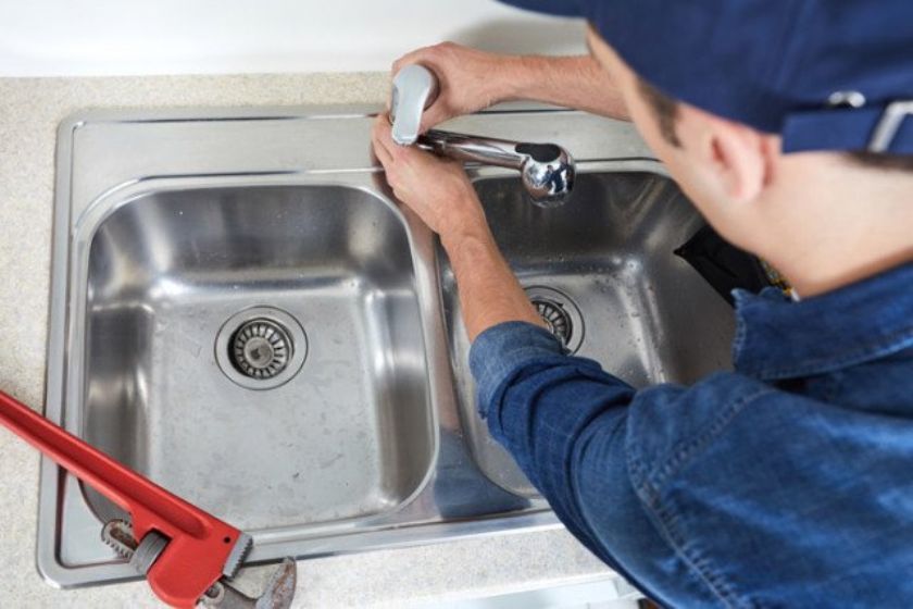 İçerenköy Tesisatçı Lavabo Montaj Değişim Tamir Ustası